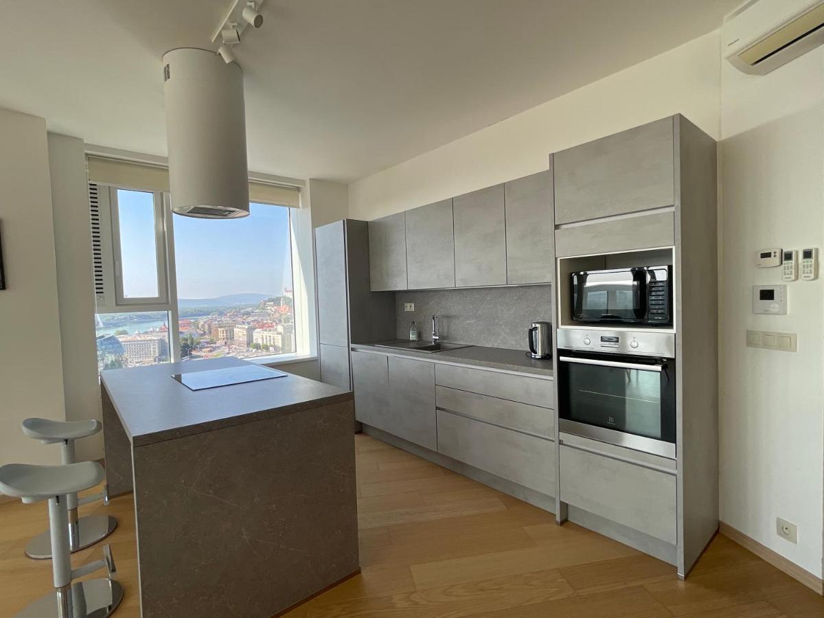 Sag Panorama Apartment 3 Rooms 19Th Floor Great View Free Parking Братислава Екстериор снимка