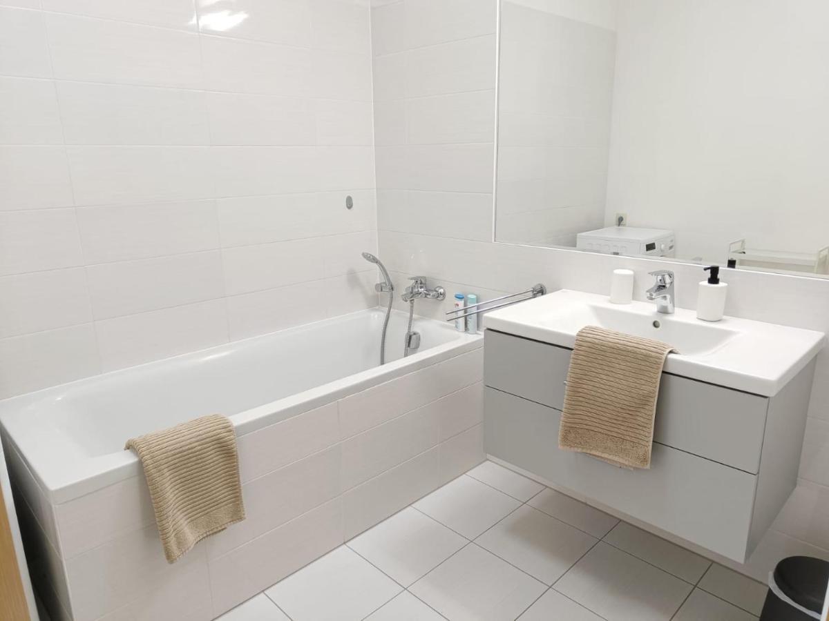 Sag Panorama Apartment 3 Rooms 19Th Floor Great View Free Parking Братислава Екстериор снимка